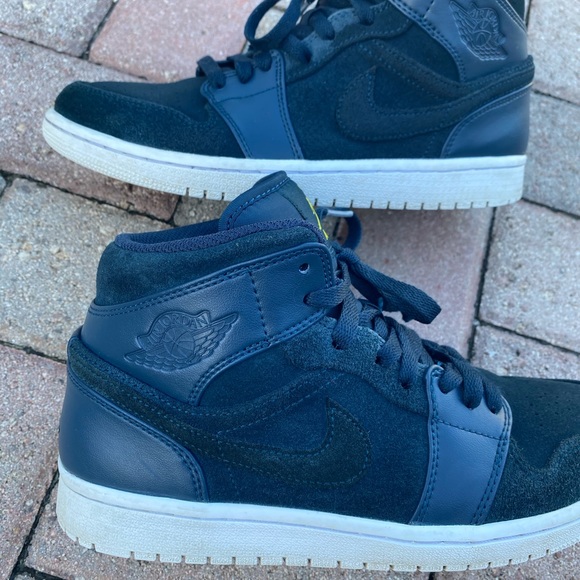Jordan Shoes | Air Jordan Retro Mid Armory Navy Size 8 | Poshmark